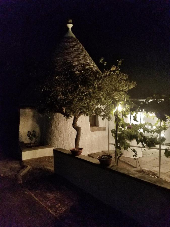 Antico Trullo Immerso Nella Campagna Alberobello Buitenkant foto