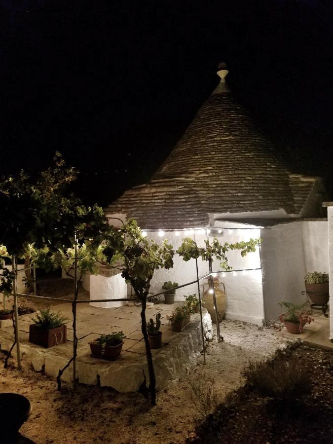 Antico Trullo Immerso Nella Campagna Alberobello Buitenkant foto